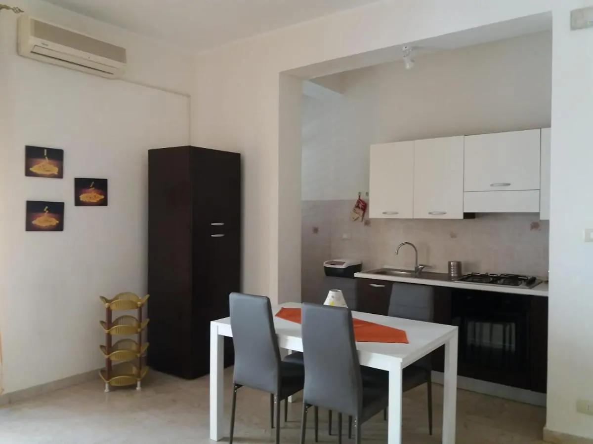 Appartamento Vicino Al Mare Giardini Naxos 0*,