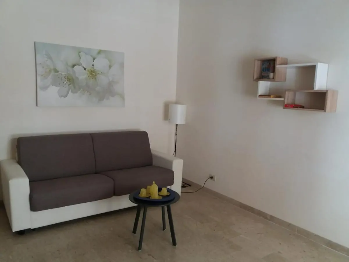 Appartamento Vicino Al Mare Giardini Naxos 0*,